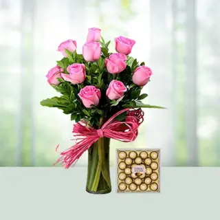 Send 10 Pink Roses Flowers Bouquet In A Glass Vase And Ferrerorocher Chocolates Gift Online in India