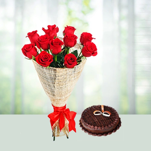 12-red-roses-half-kg-chocolate-cake-flowershopindia