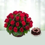 25-red-rose-a-half-kg-black-forest-cake-flowershopindia