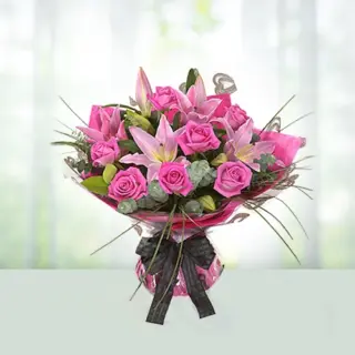 Send Flowers Bouquet 8 Pink Roses Gift Online in India