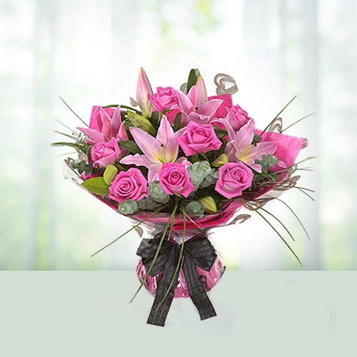 40-bouquet-8-pink-roses-flowershopindia