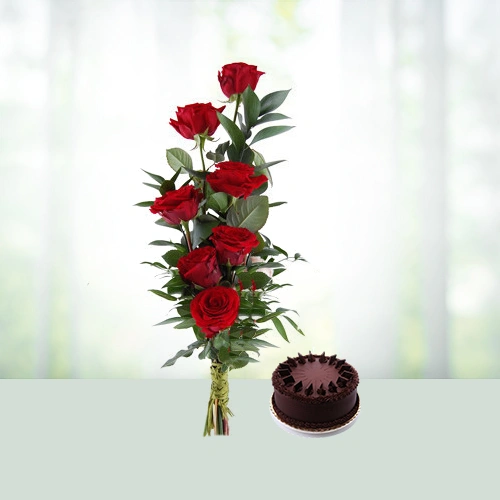 6-red-roses-half-kg-chocolate-cake-flowershopindia